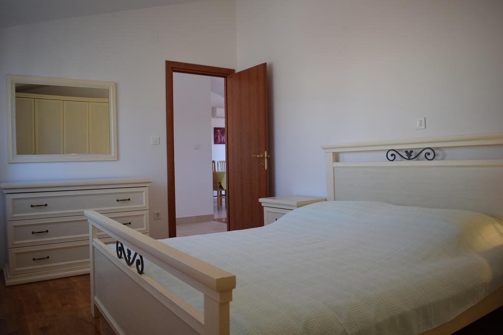 Apartments Blue Dream Malinska Exterior foto
