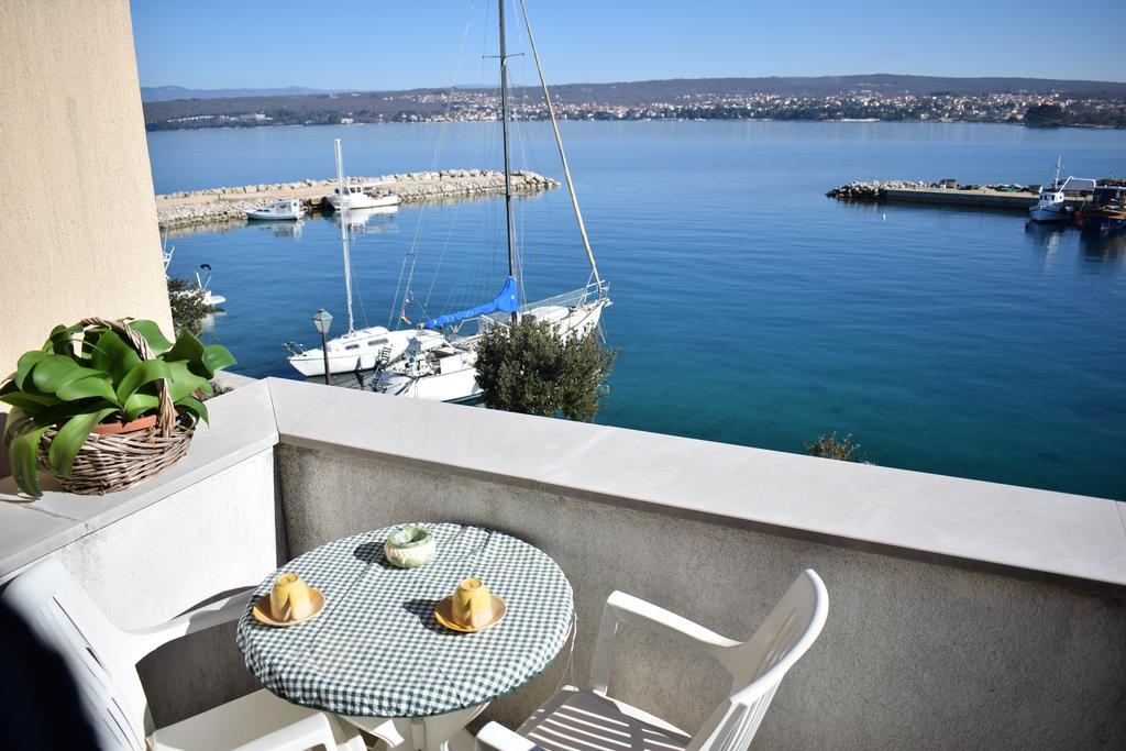 Apartments Blue Dream Malinska Exterior foto