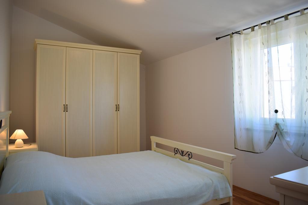 Apartments Blue Dream Malinska Exterior foto