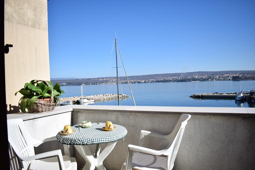 Apartments Blue Dream Malinska Exterior foto