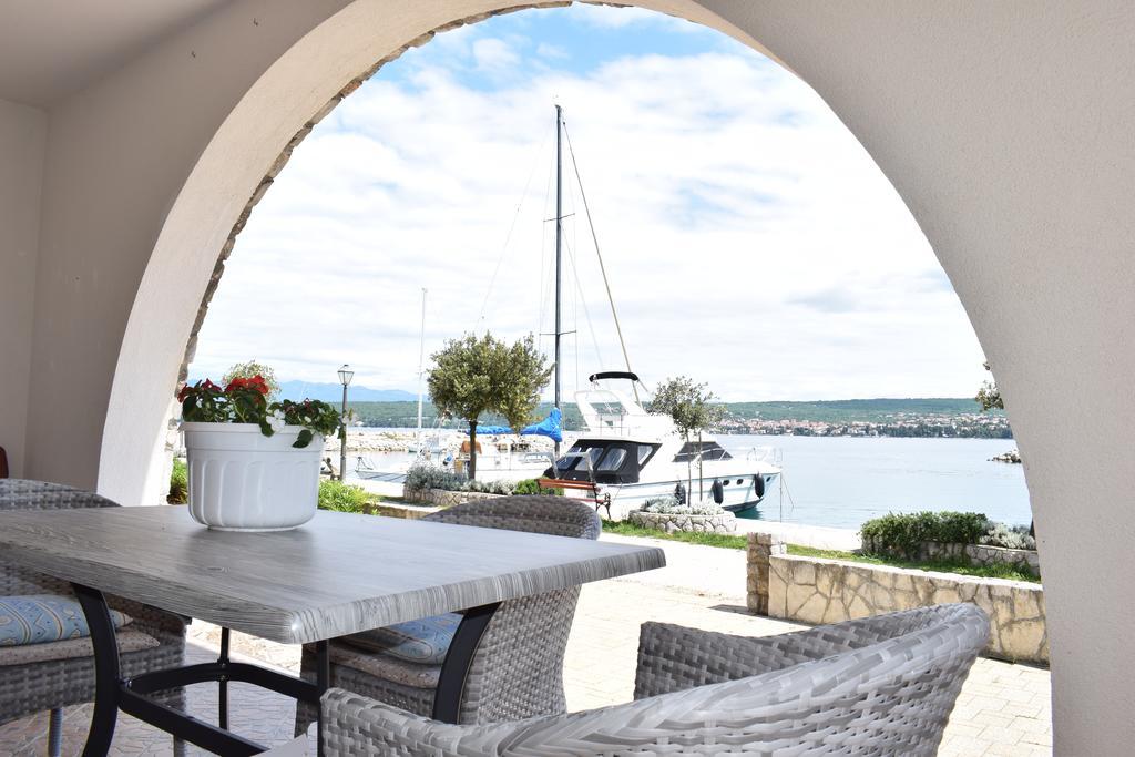 Apartments Blue Dream Malinska Exterior foto