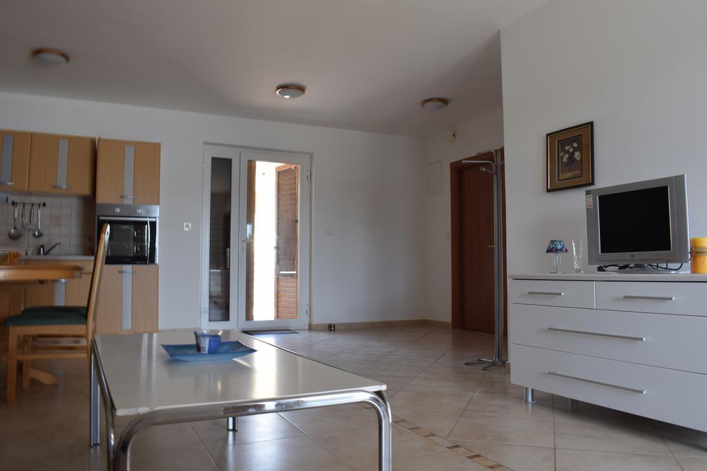 Apartments Blue Dream Malinska Exterior foto